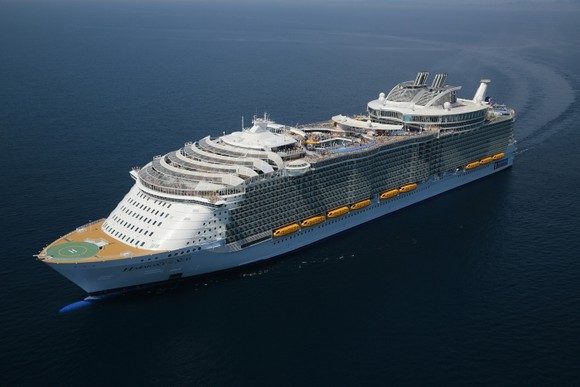HARMONY OF THE SEAS, DAS GRÖSSTE KREUZFAHRTSCHIFF DER WELT. BILDQUELLE: ROYAL CARIBBEAN.