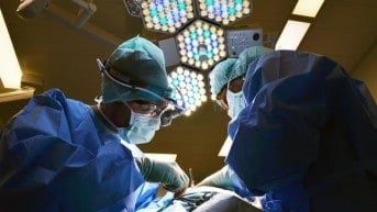 surgeon-pixabay_large