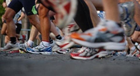 LAUFSCHUHE BILDQUELLE. FLICKR (JOSH MACKENZIE)