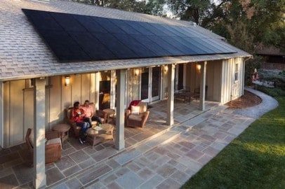 VERSORGER UND ENERGIEUNTERNEHMEN SEHEN DIE EIGENPRODUKTION UND EIGENVERBRAUCH VON SOLARENERGIE ALS EINE BEDROHUNG F&Uuml;R IHR GESCH&Auml;FTSMODELL. BILDQUELLE: SUNPOWER.
