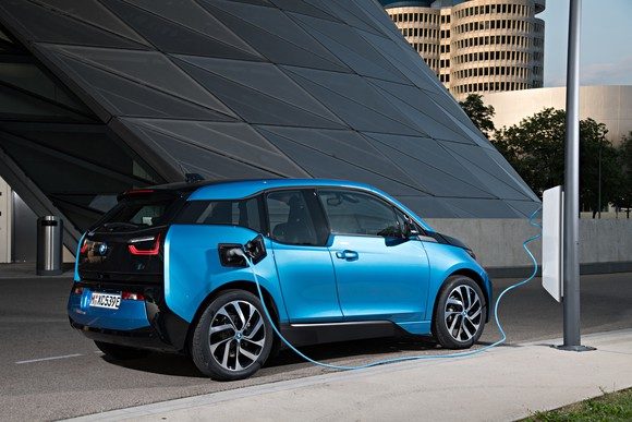 BMW i3 am Aufladen