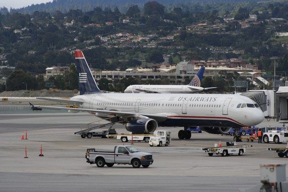 Warren Buffett bereute jahrelang seine Investition in USAir. Bildquelle: Pixabay.