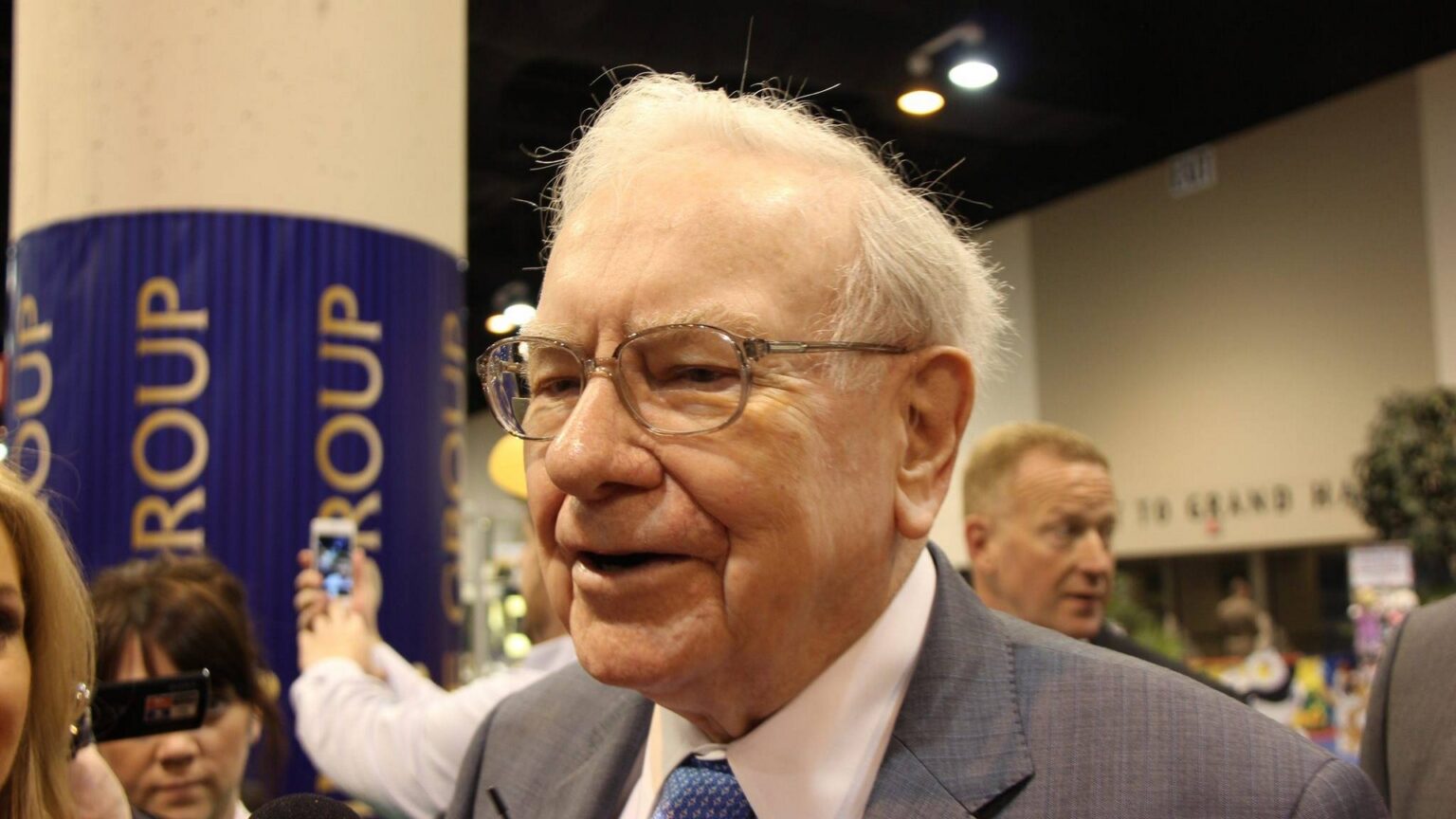 Nahaufnahme des weltbekannten Investors Warren Buffett